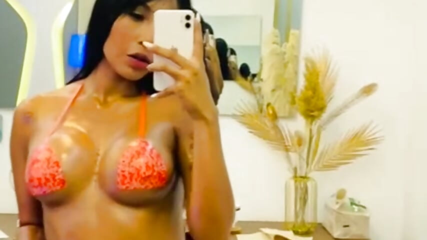 Come and enjoy my sexy body. - video by KarelyWest cam model