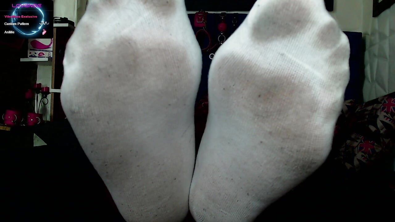My dirty white stockings... How I enjoy playing with them on someone else's face... - video by ramzel_biaggi cam model