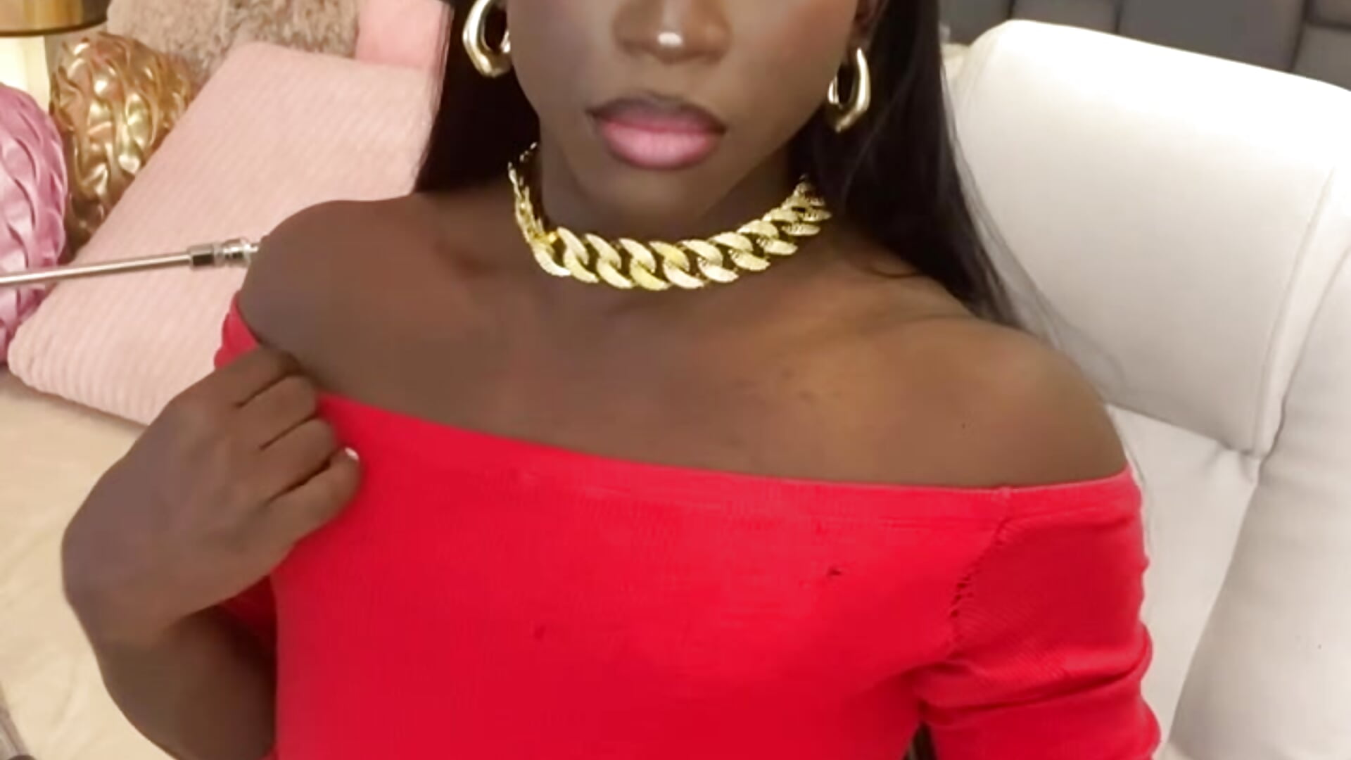 PRETTY AND HOT 🍆😉 - video by IsseyMz cam model