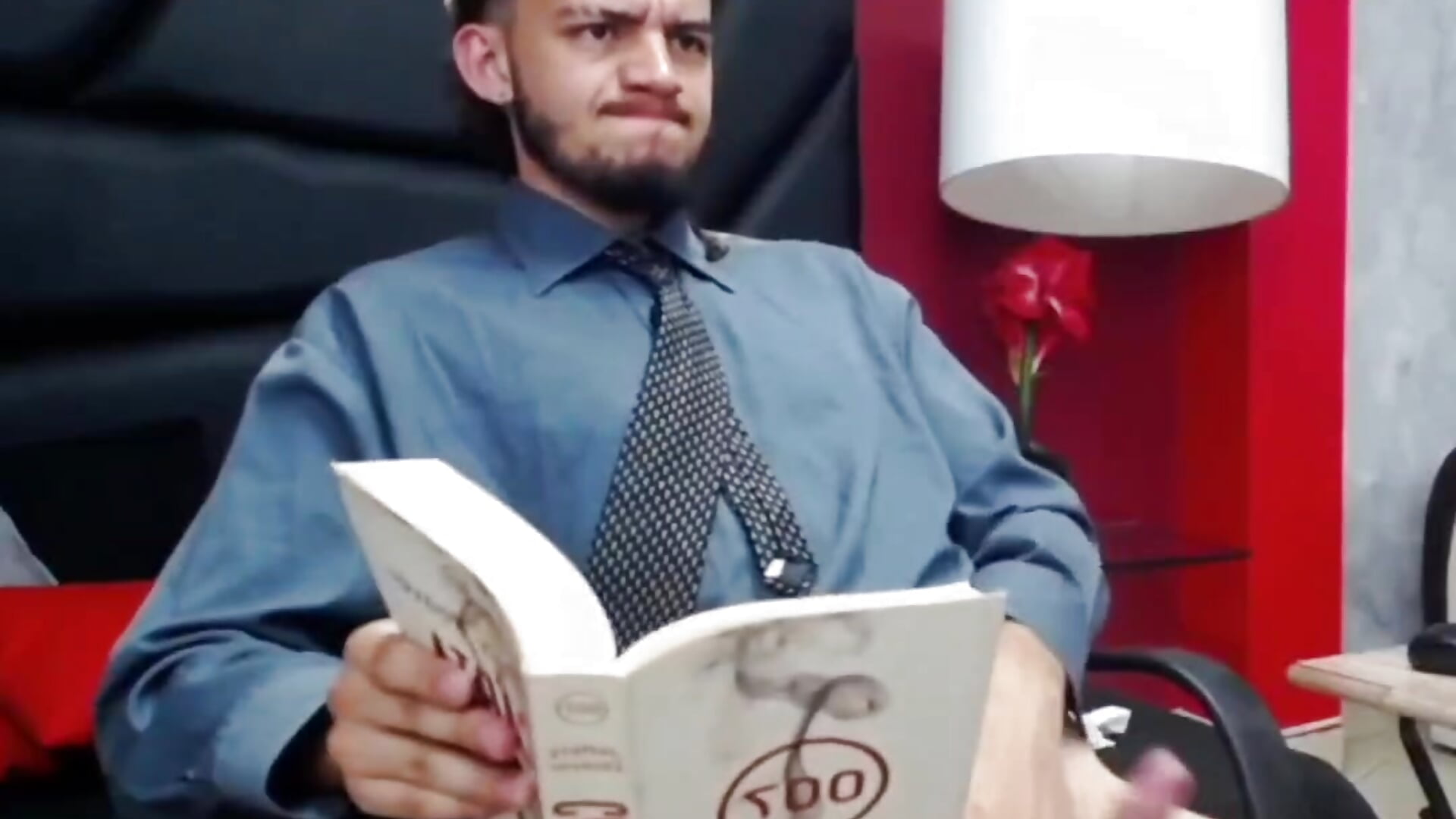 I read my cock - vidéo du modèle de showcams Michael_magno