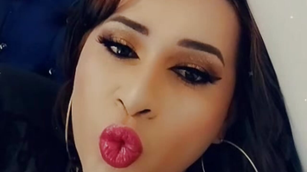 profile-intro-video-1681581404 - video Sexy-Katarina kameramallilta