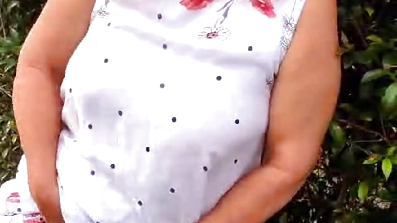 I love masturbating outdoors, how delicious - video oleh _samara kamera model
