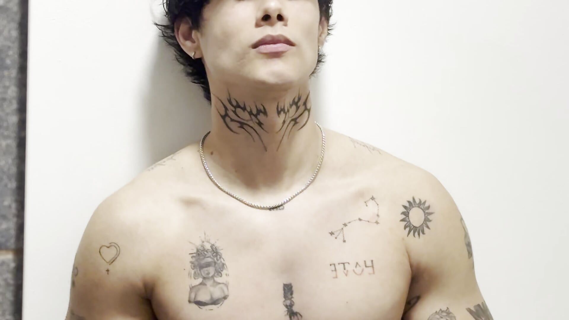 Cumshot in the bathroom 🍆💦 - video by JayHotxxx cam model