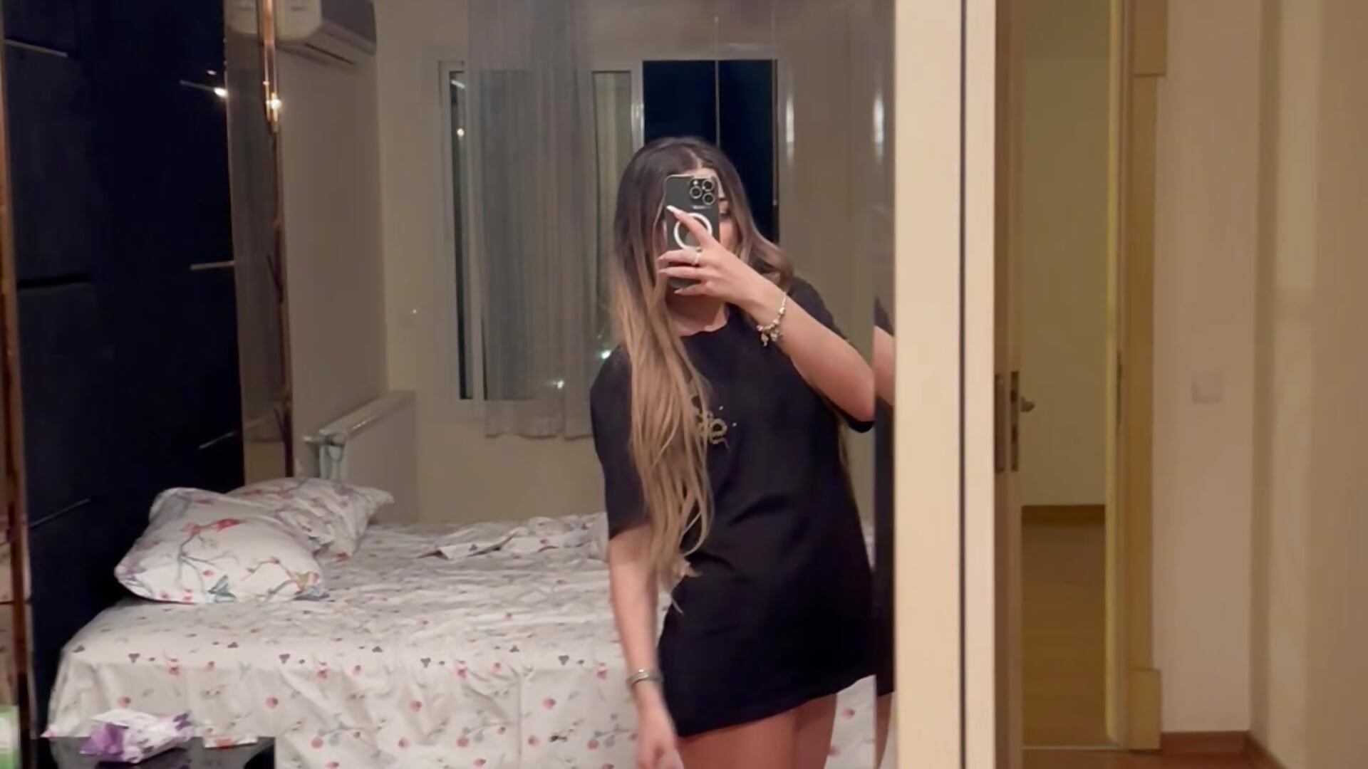 👅 - video by petitebeauty cam model