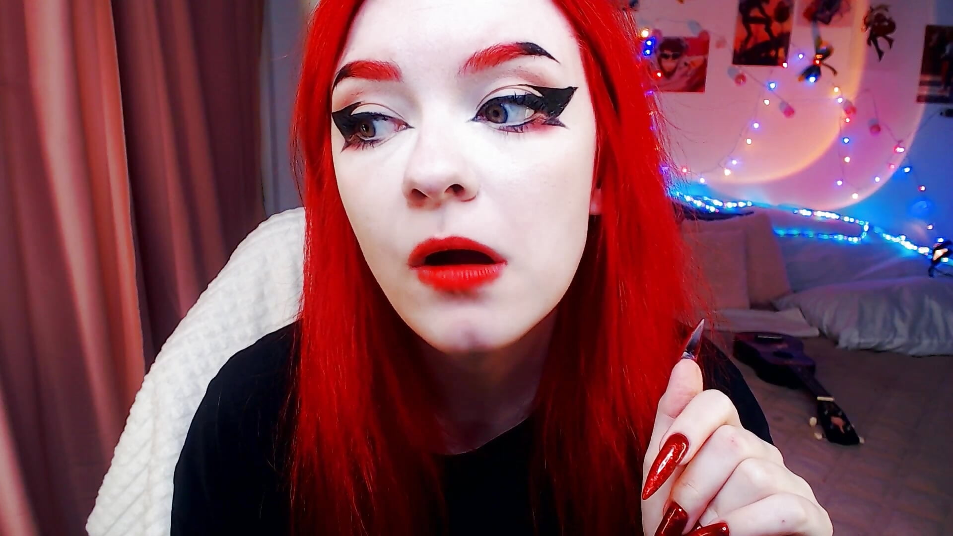 ASMR CHIPS - video by Jenny_Coleman cam model