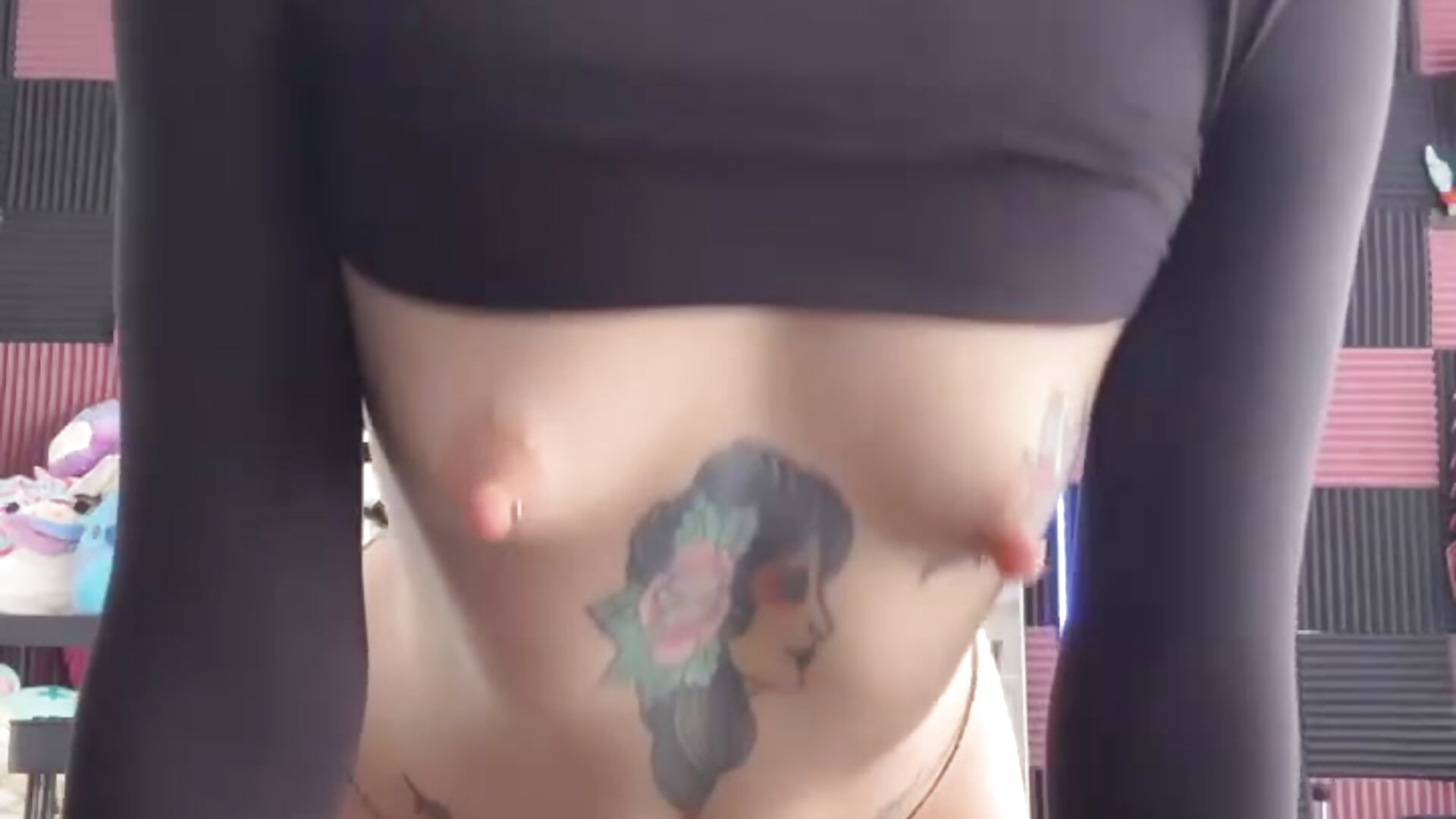 ”I just wanted to give you something to look at!” - video by symbio_ cam model
