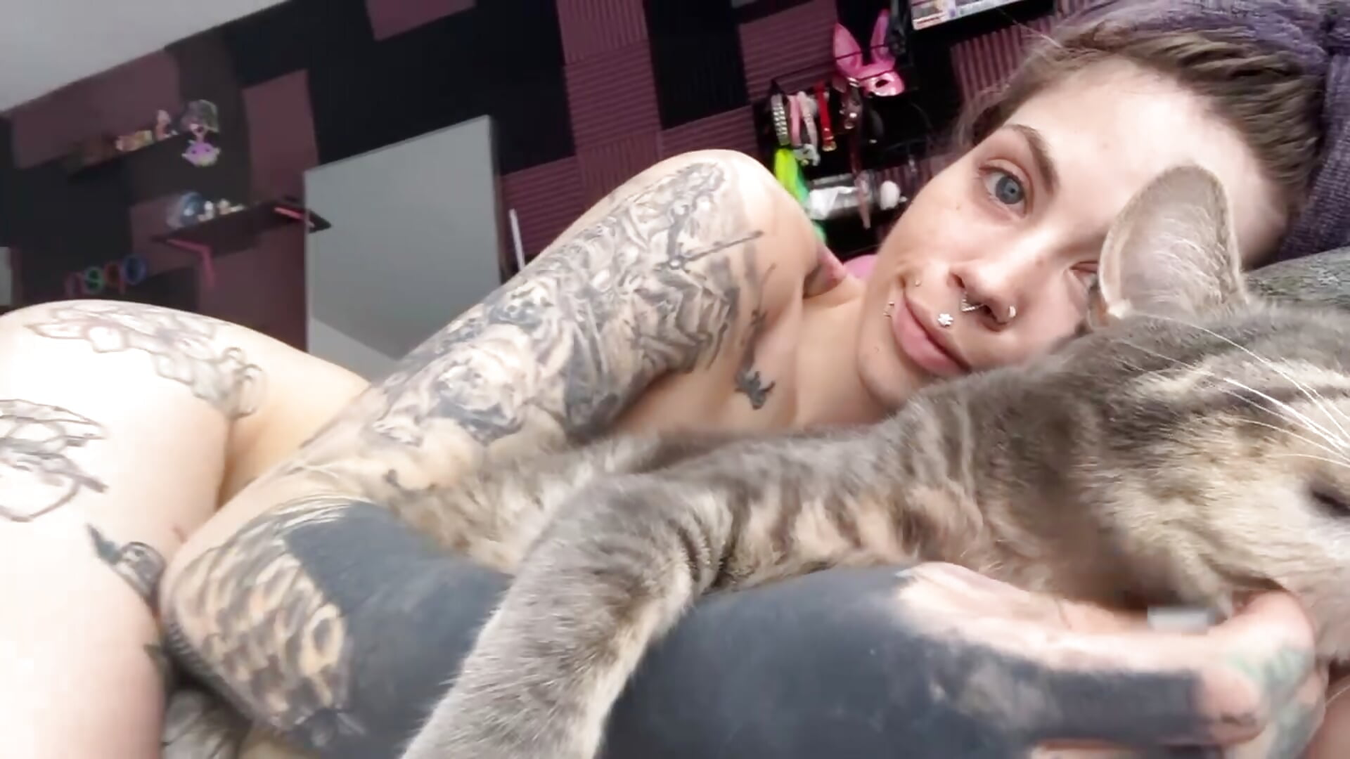 Goodmorning snuggles - video by symbio_ cam model
