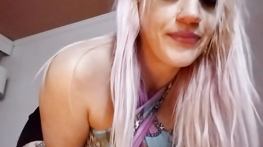 Chatting - video by UrFavToJerkTo cam model