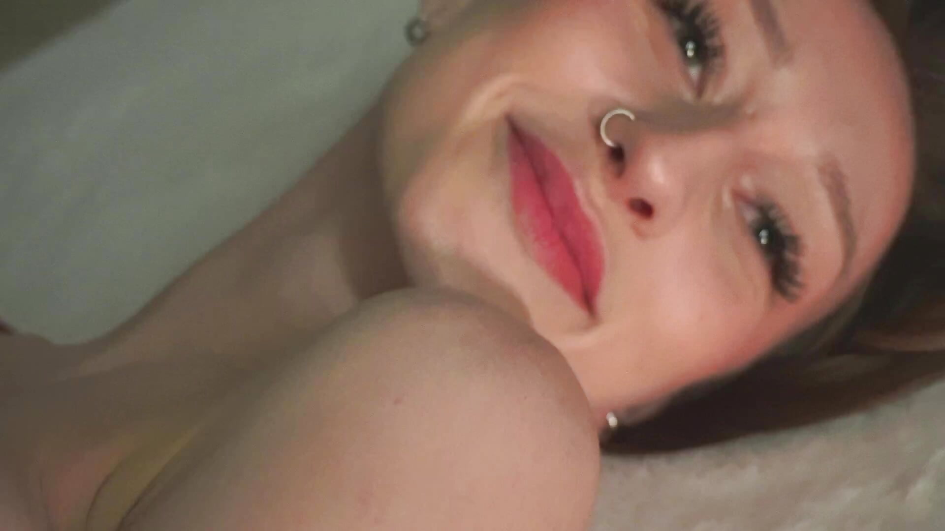 A short excerpt from the video that will be released soon in the fan club - ElizaFi adlı kamera modelinin videosu