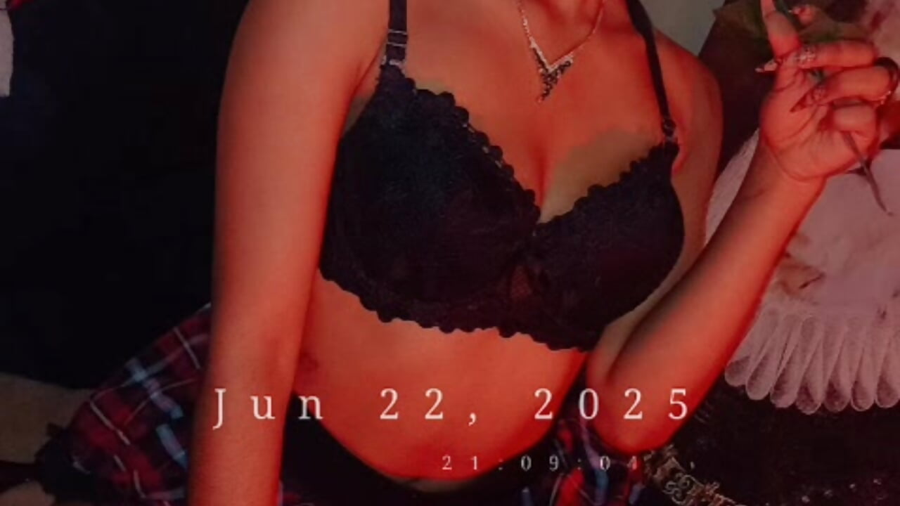 WhatsApp Video 2025-06-22 at 9,24,44 PM - video by Lilithsabeth cam model