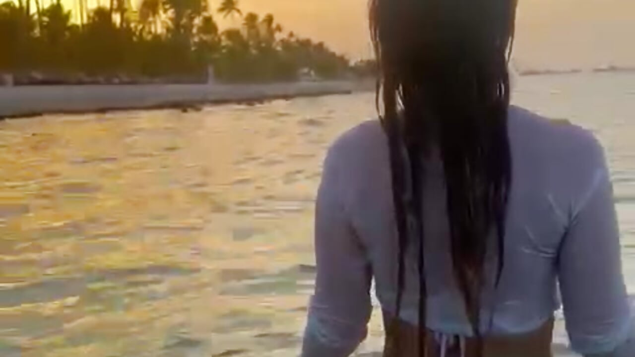 Sun, sea, beach and sand☀️ - video by emiily_morgan cam model