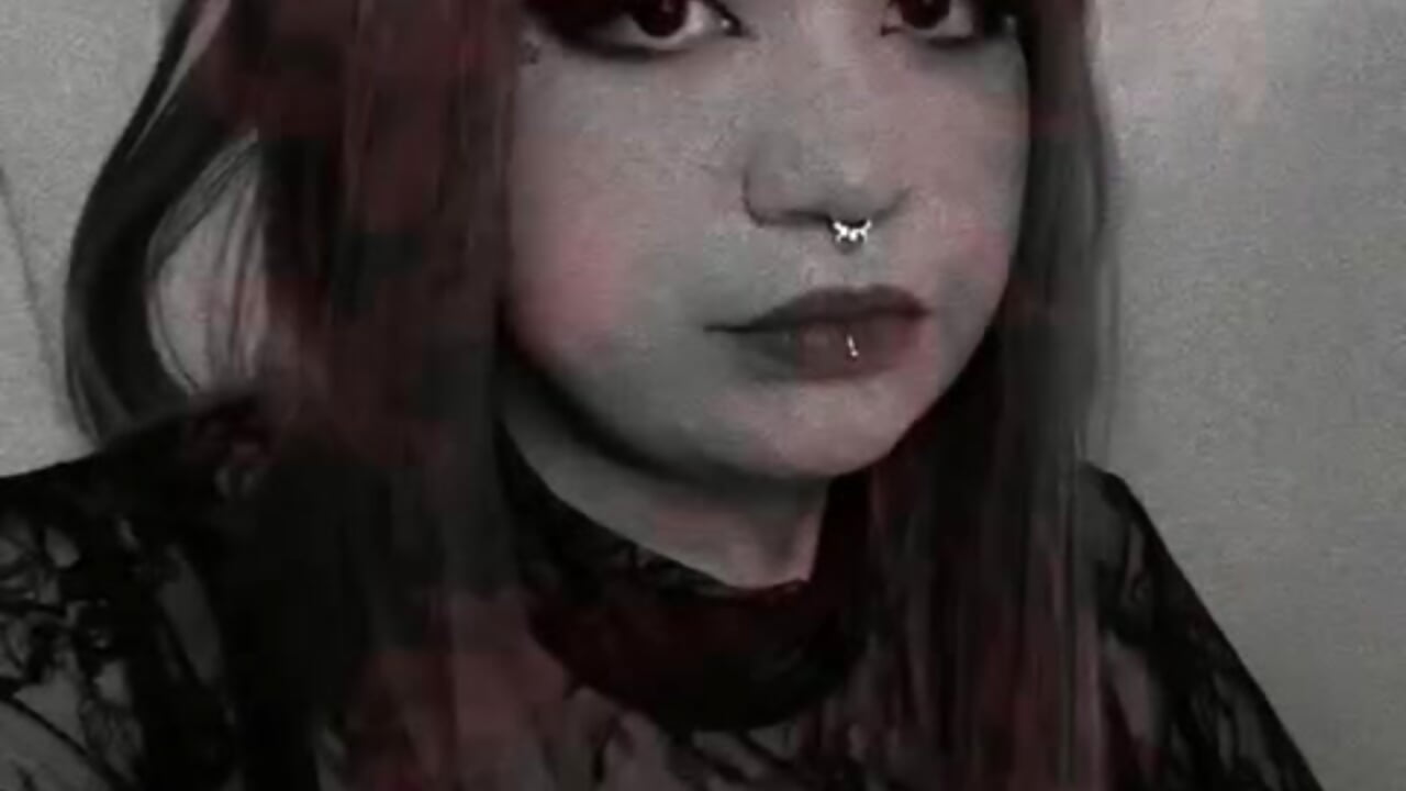 . - video by Effyss_ cam model