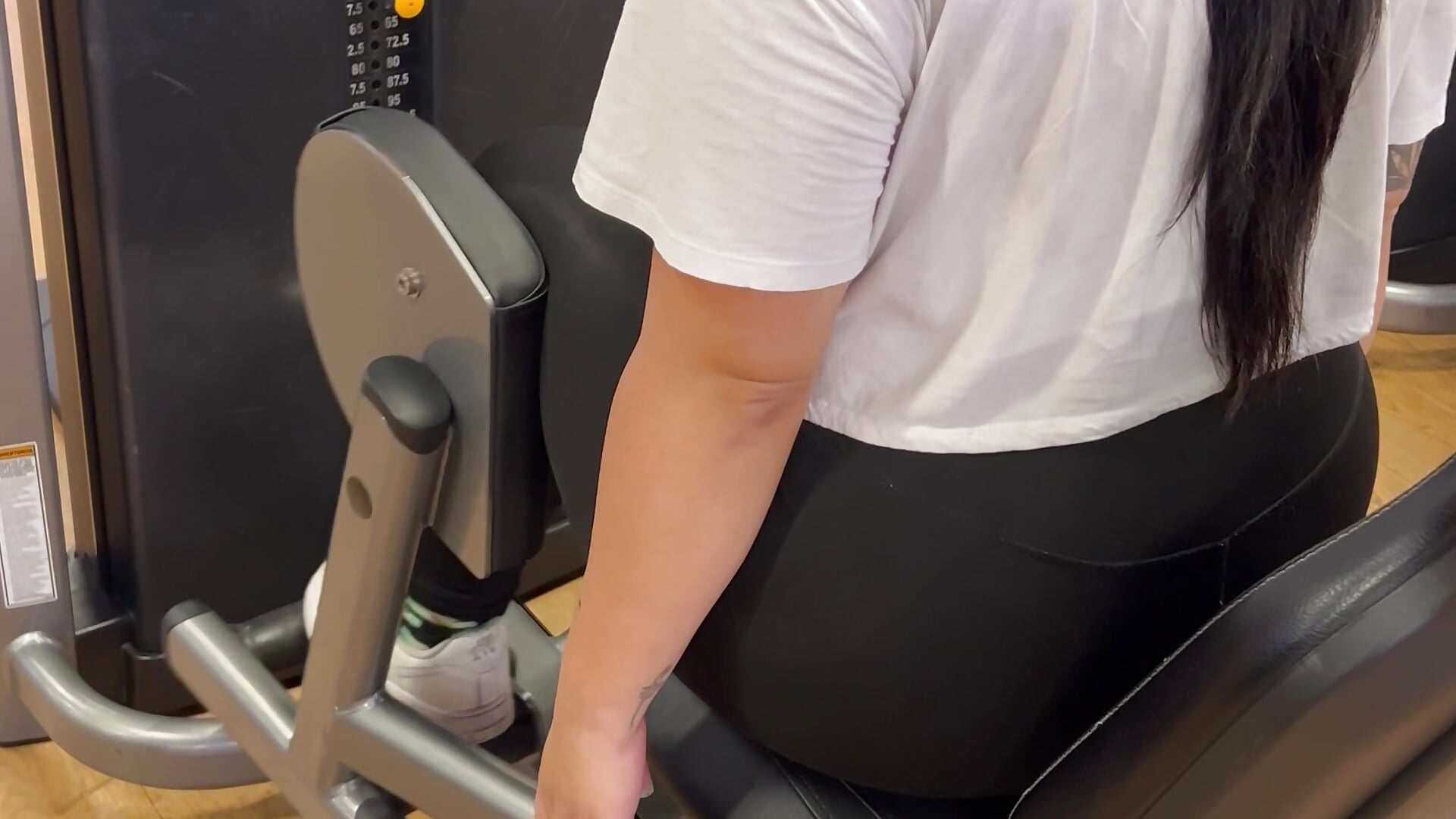 In the gym 🍑🍑 - JulianaCastillo 캠 모델의 동영상