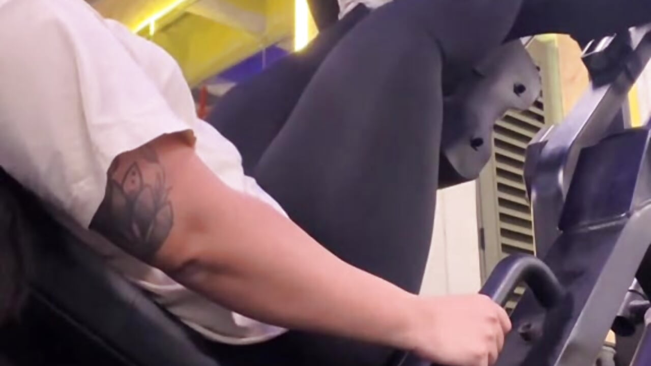 Leg Day 🔥 - ক্যাম মডেল JulianaCastillo-এর ভিডিও