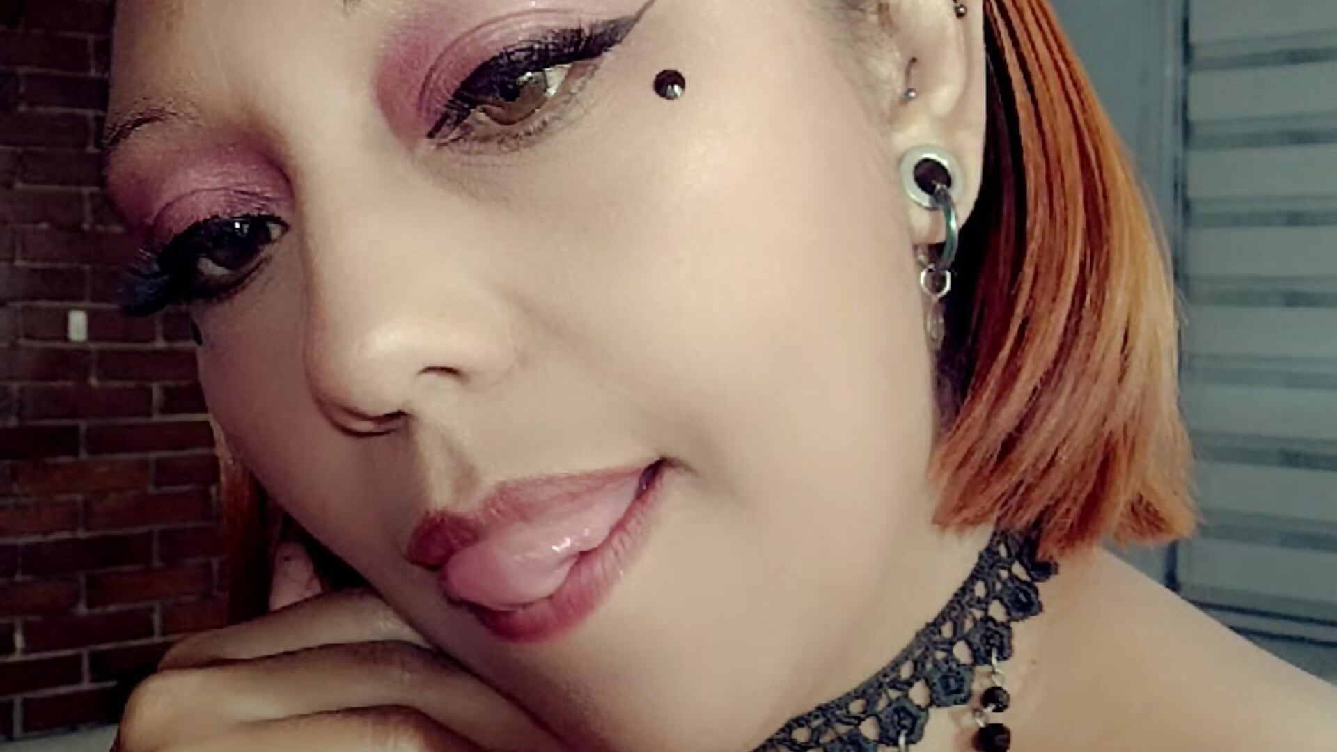 Come Here Kiss me - video by Destiny__Hall cam model