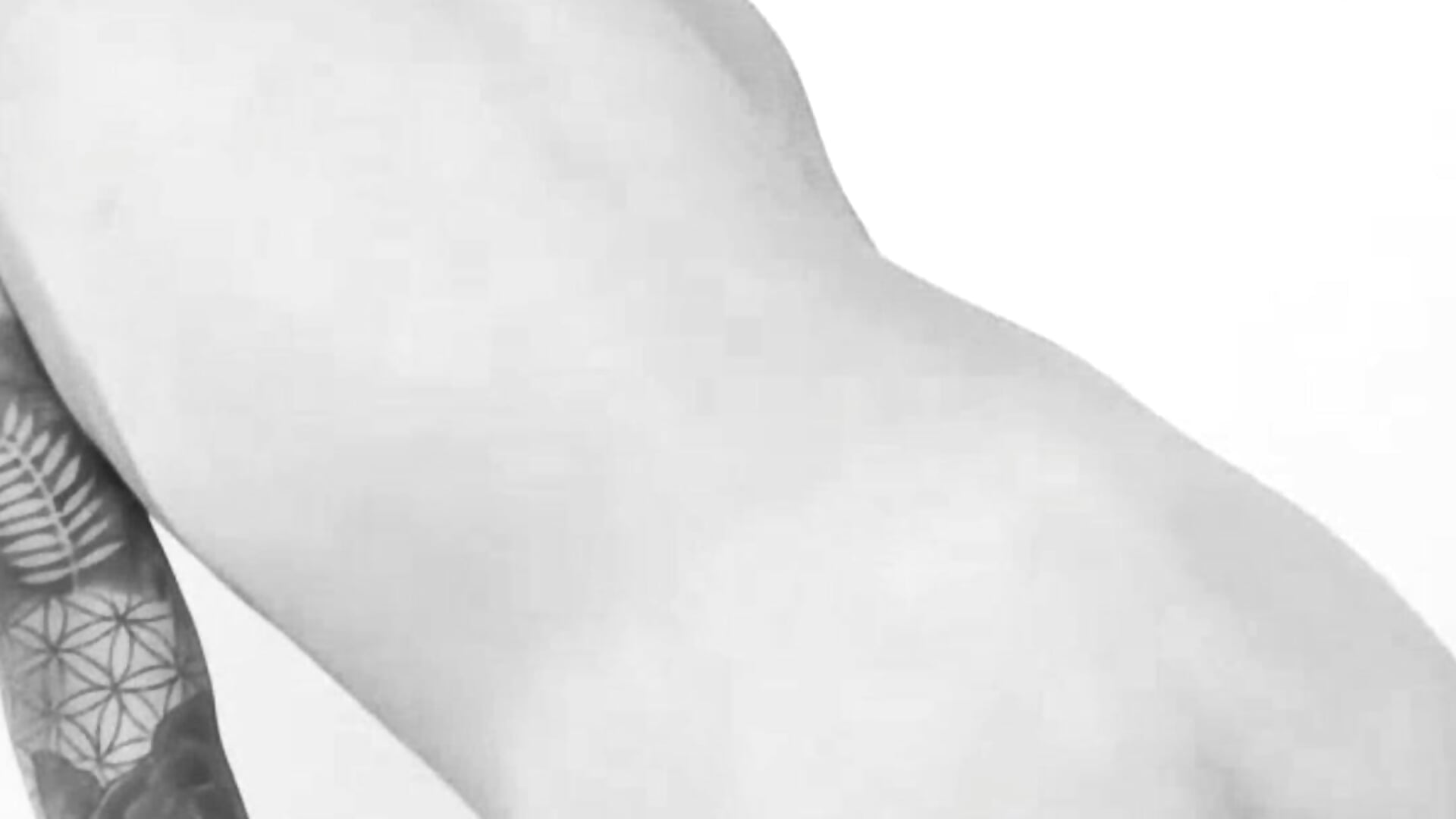 short of me in pvt! - video by sarah_cruzz_ cam model