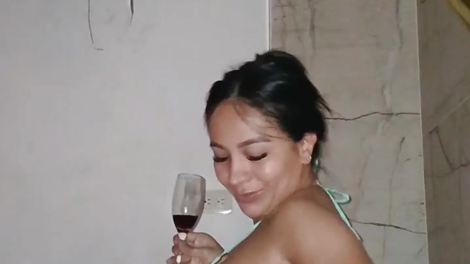 hot tub with me!! - greicyass 캠 모델의 동영상