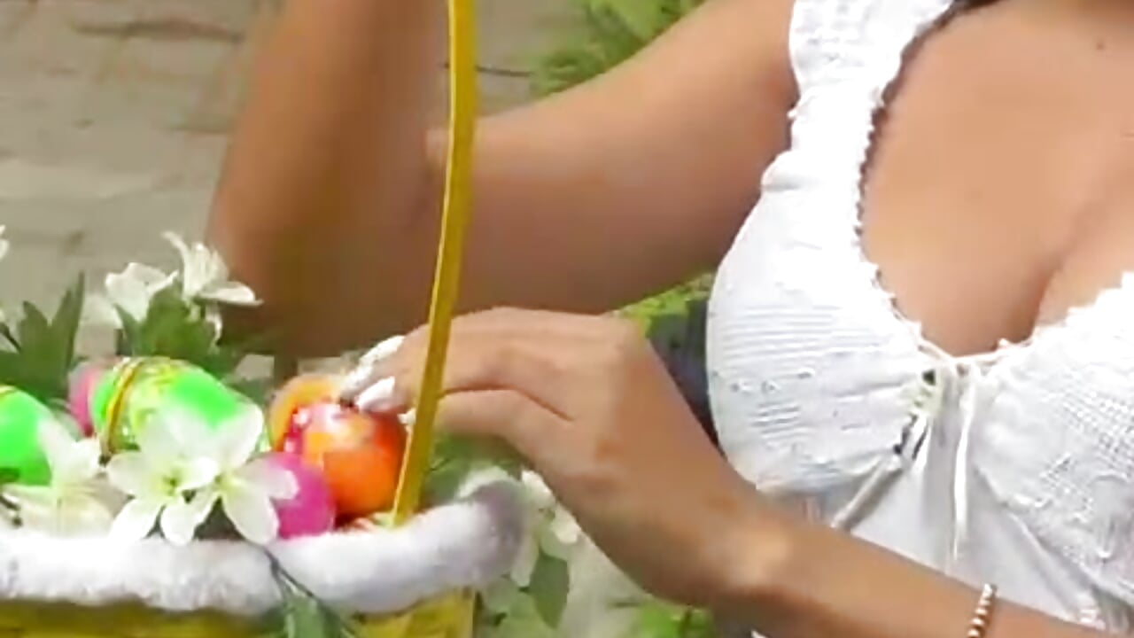 Happy Easter - Alisse_Miller 캠 모델의 동영상