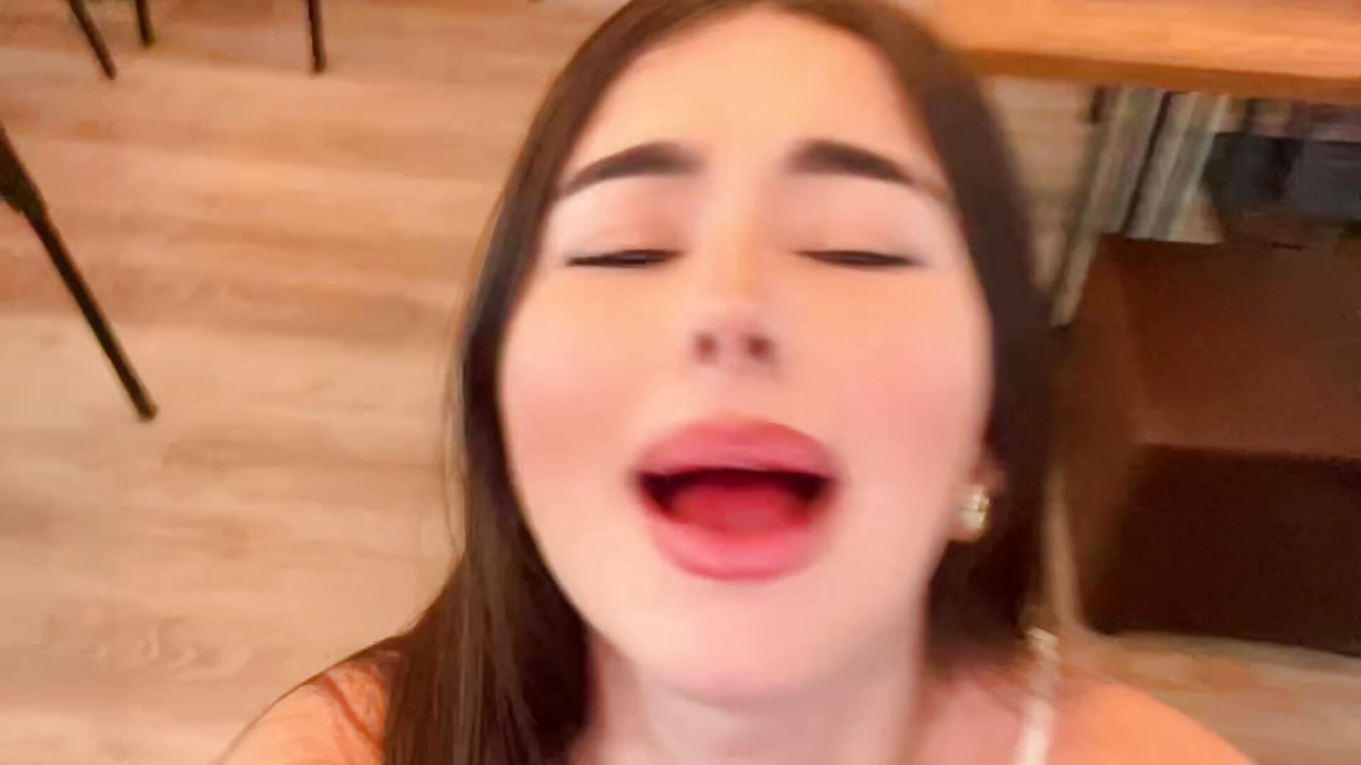 🫦 - video di Coralinee_01 modella di cam