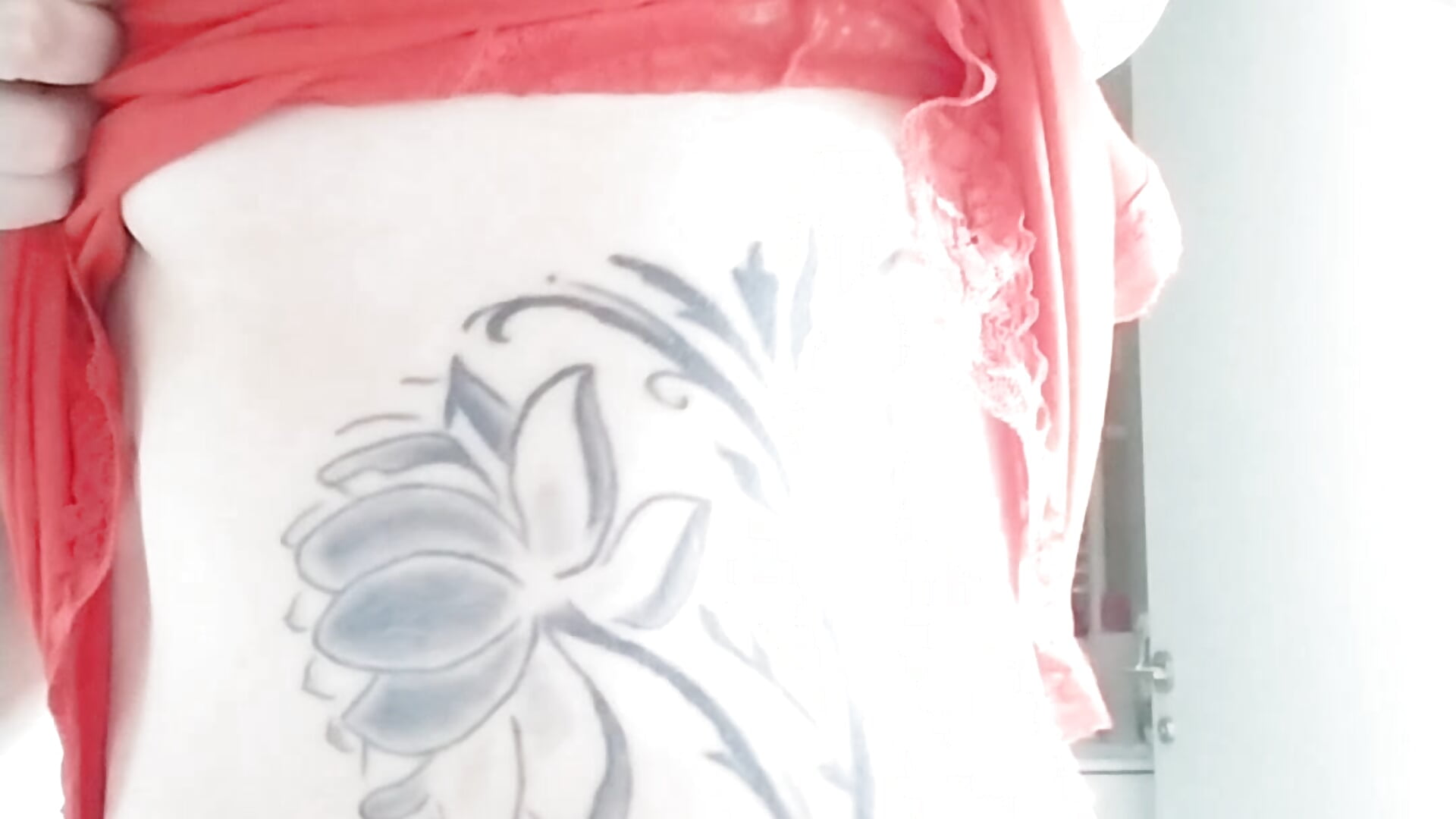 Mmmmmm super tatuajr - video by emmita69_ cam model