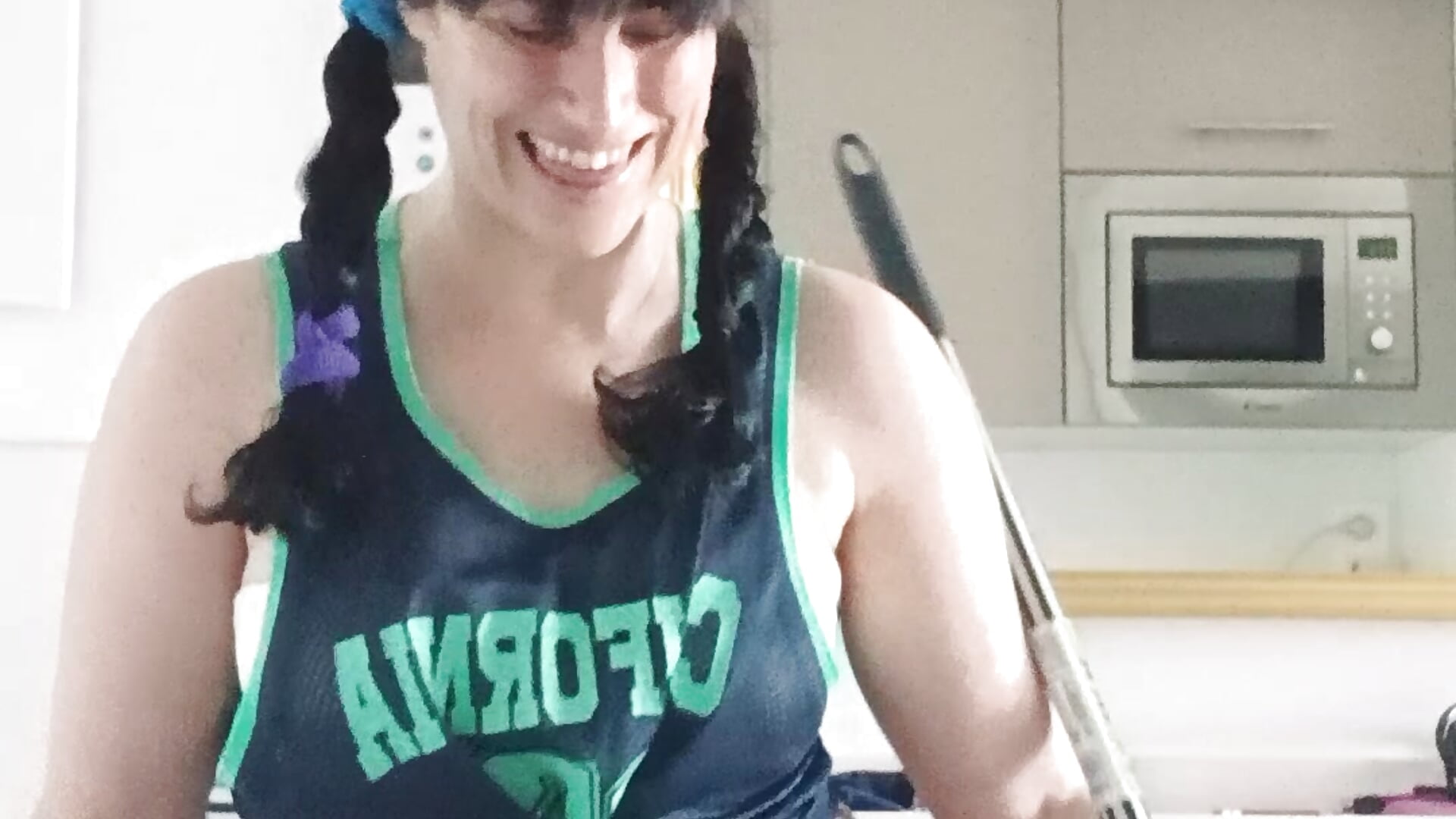 Jugamos  roles - video by emmita69_ cam model