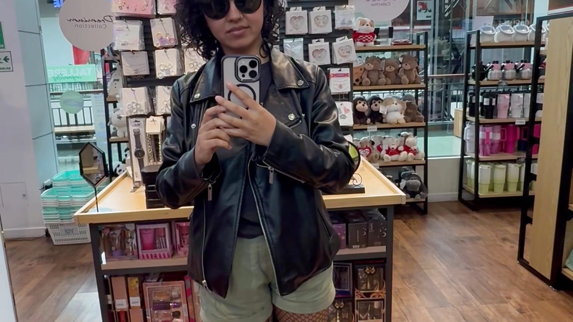 🖤 - video by Amareto_ cam model