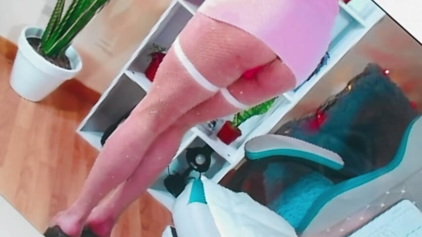 look me ass - video by Sweetaine111 cam model