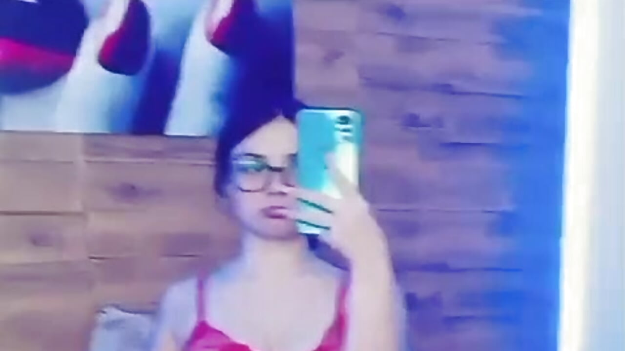 profile-intro-video-1722500118 - video by Lorena_warren cam model