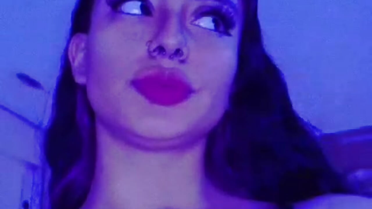 ✨ A Little Bit of Magic - فيديو من Andreita_Jones موديل الكام