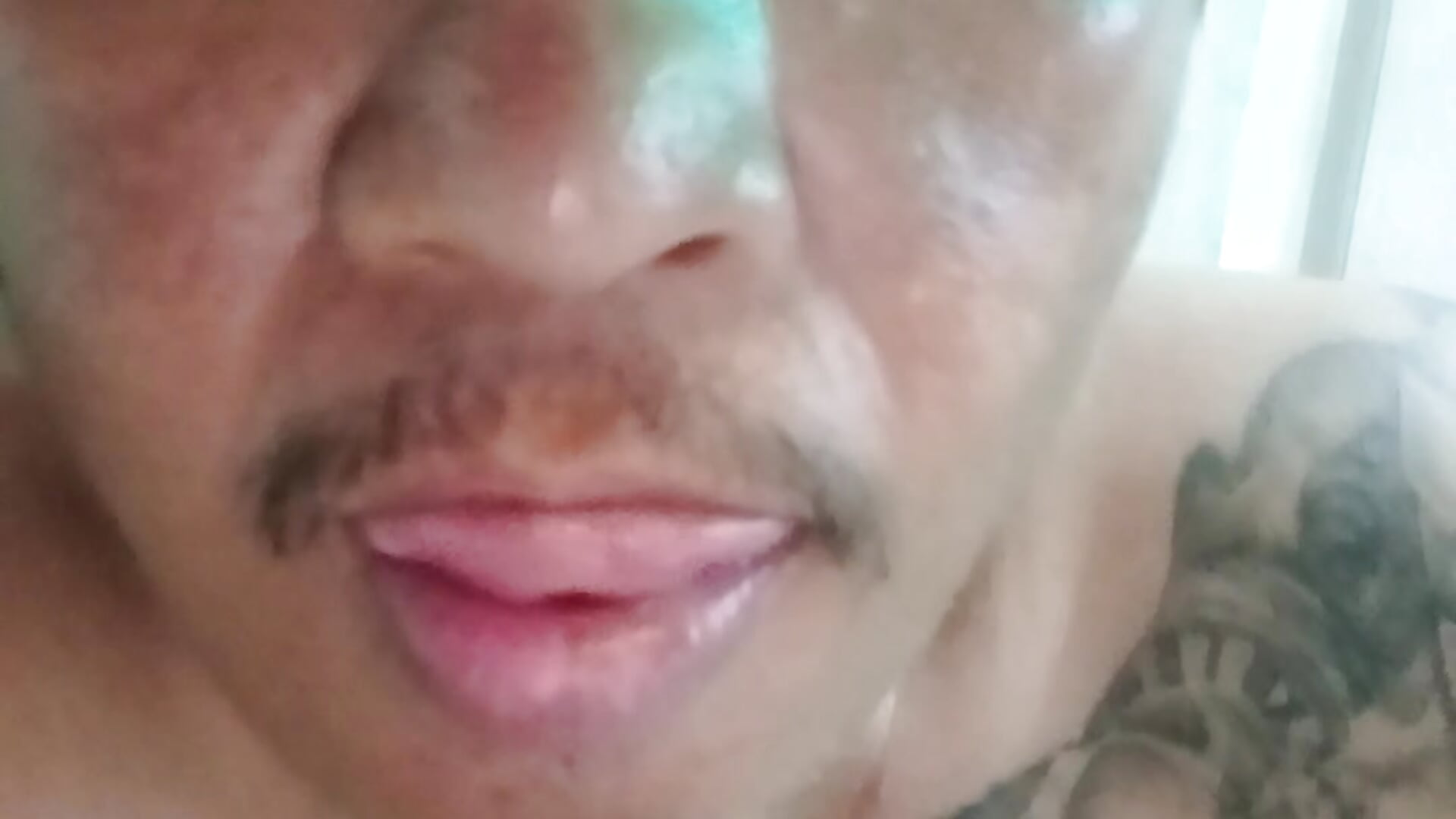 Tongue playing — filmik Tamodikz, modela(-lki) na kamerkach