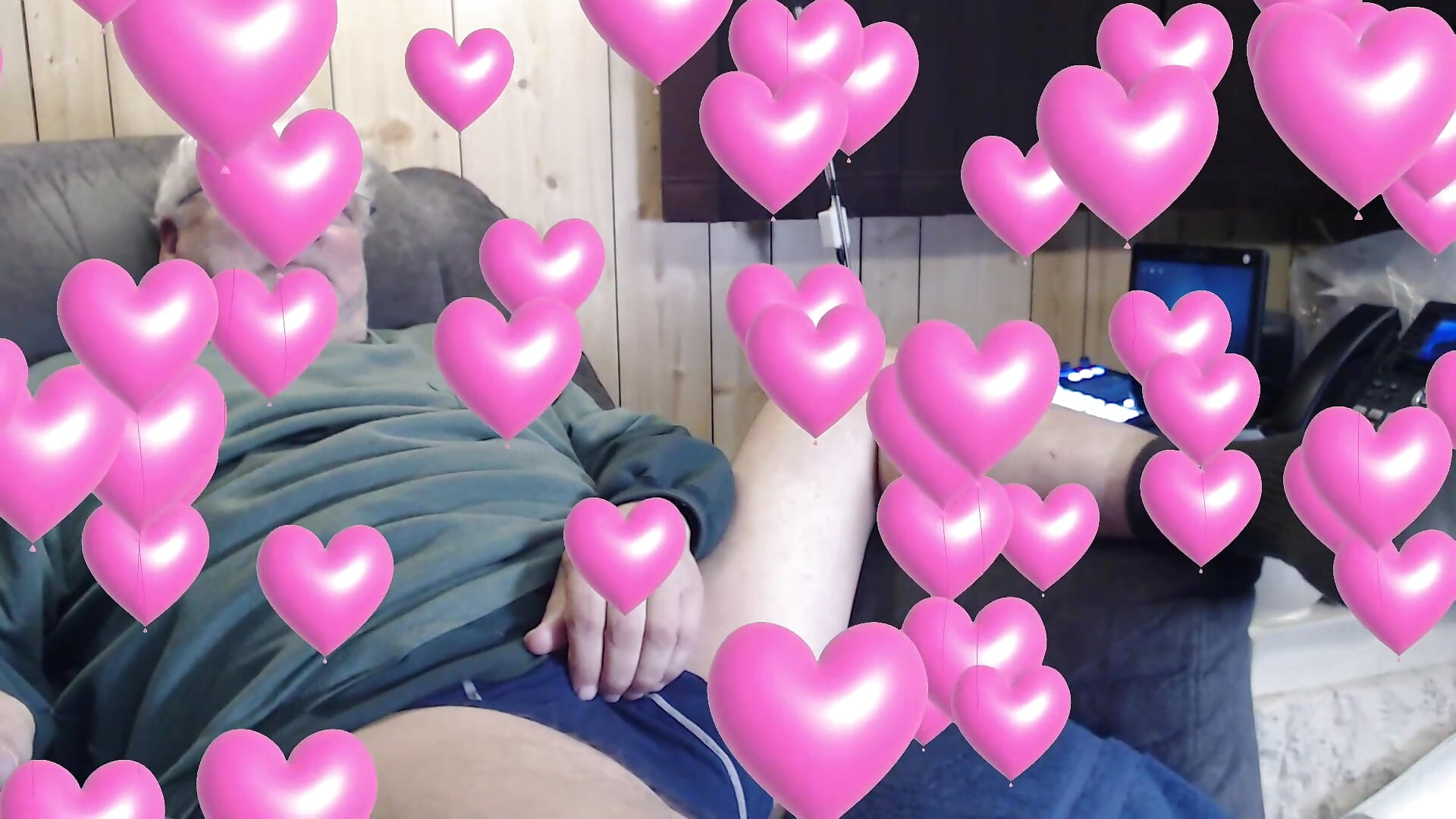 ButtCrackShowing-OOPS - Clip popular cu modele videochat 3383