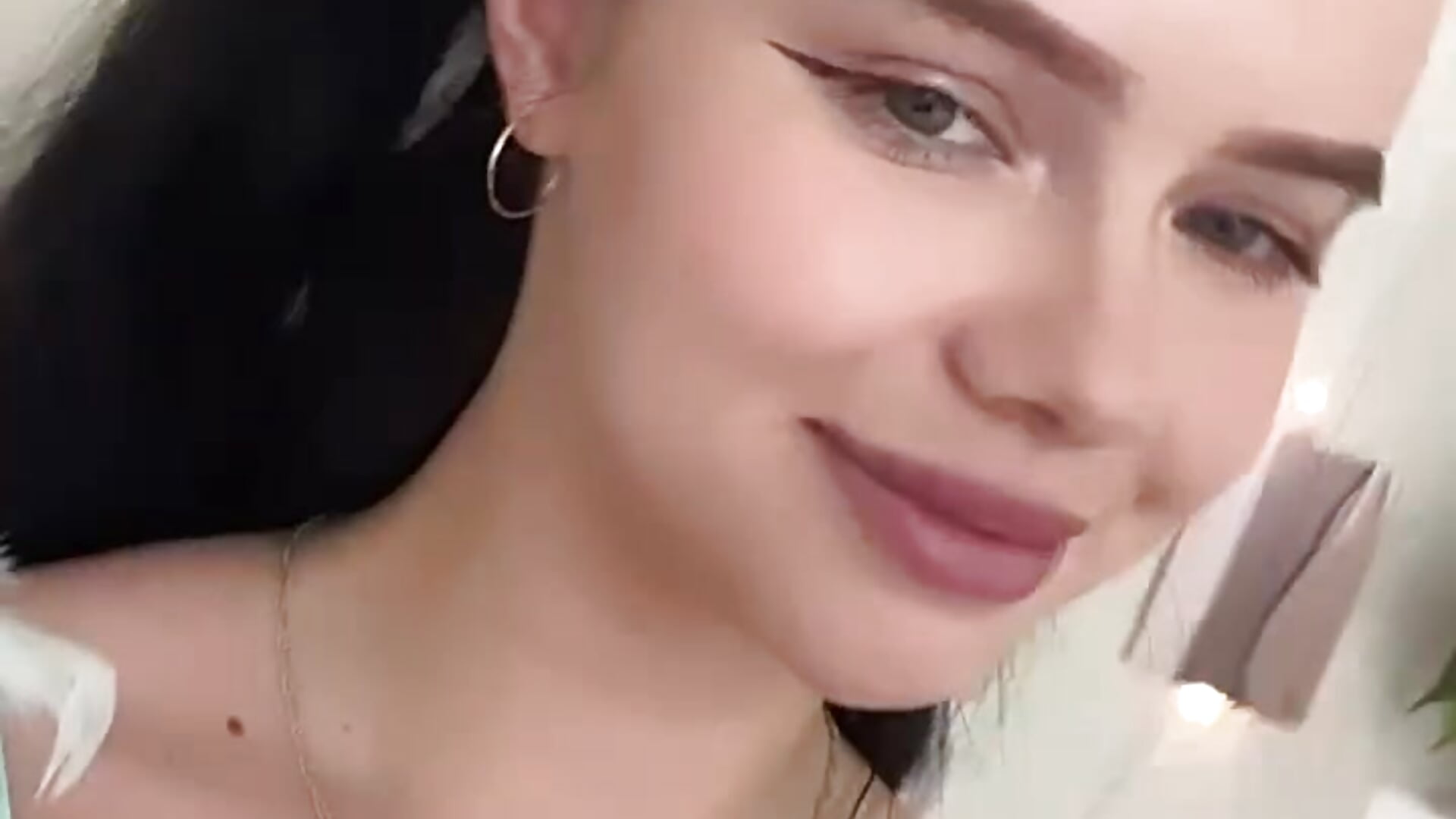 meow – видео вебкам-модели Lori__Hell