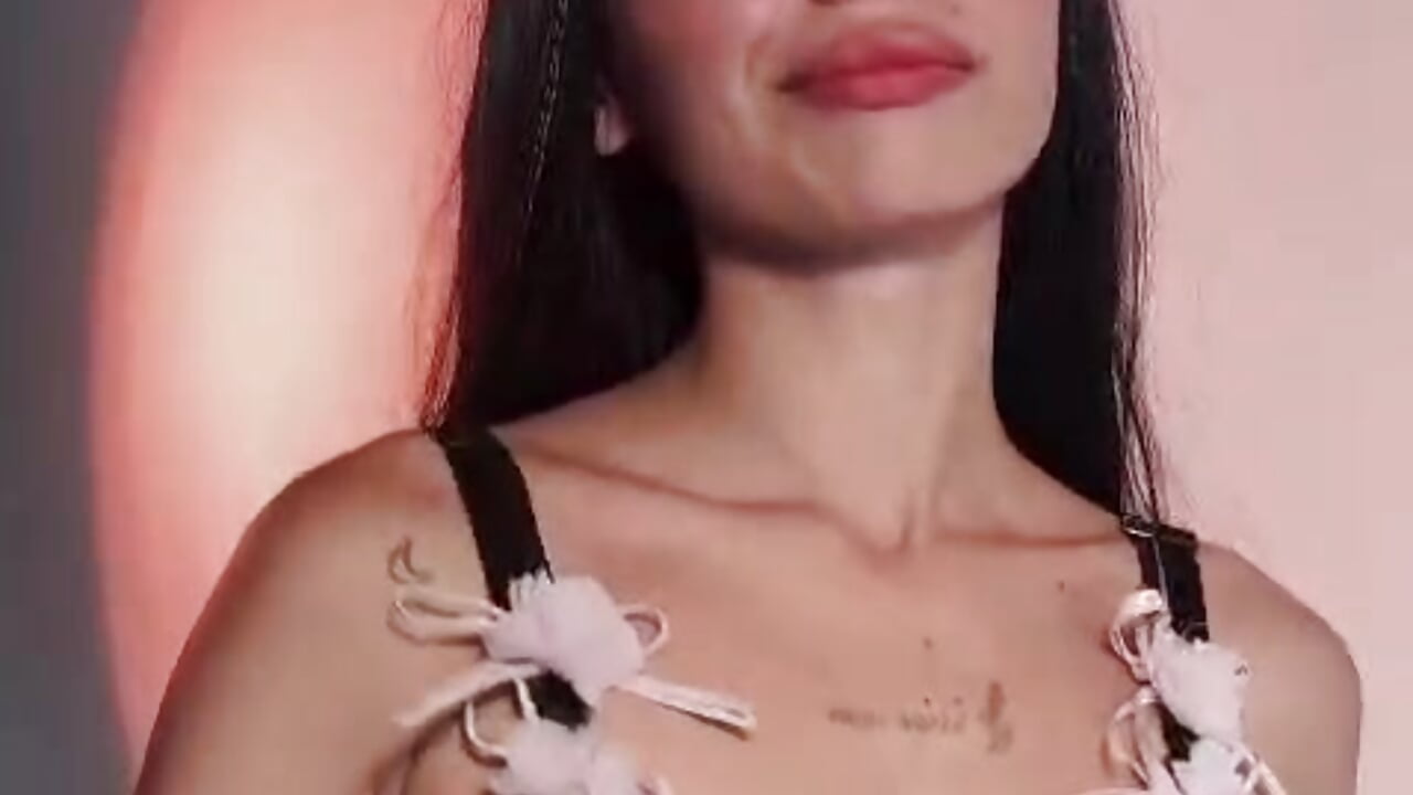 Heyyy 🖤🥵 - video by tatty_wilson cam model