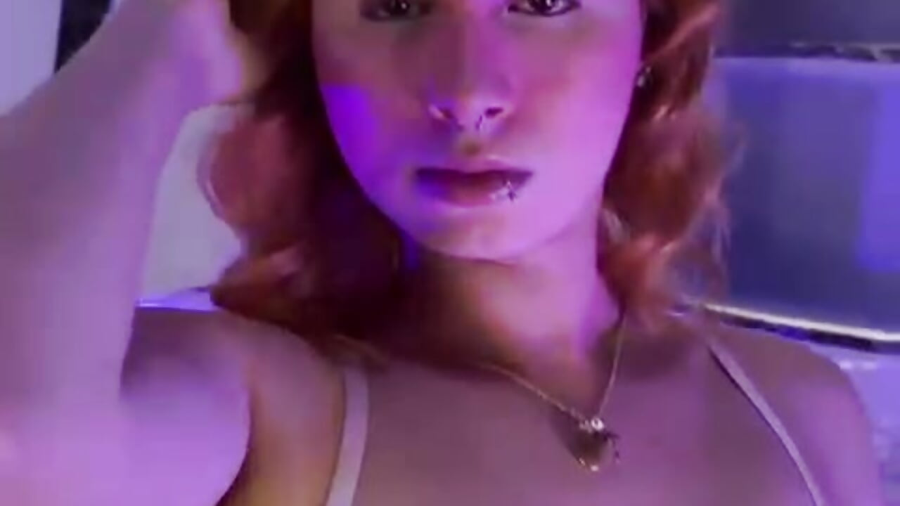 Trying to taste you – video modela na kameri Archy_Lein