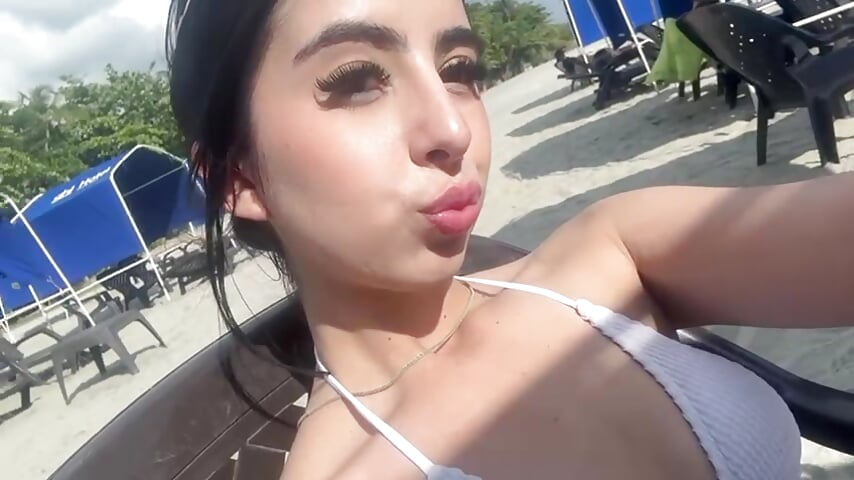 My body on the beach♥ - video by ashley_williamss cam model