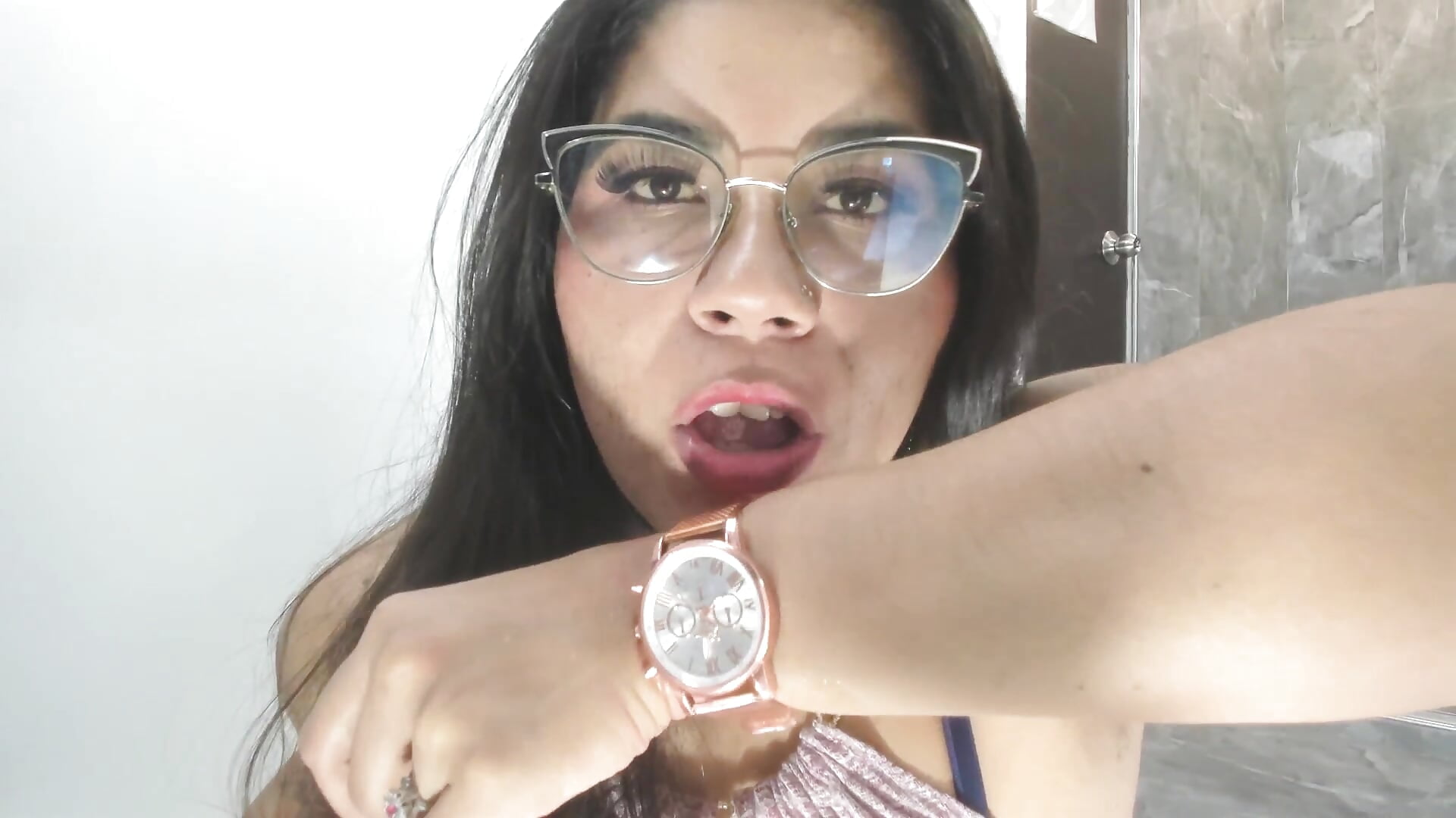 lick watch - vídeo de la modelo de cam Luna_Dumont