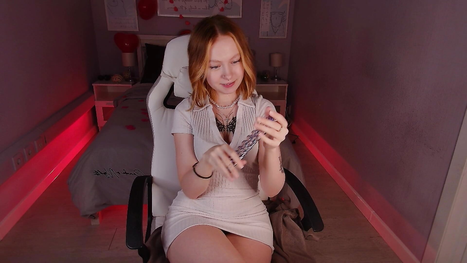 Cock rate - video by Veronica_Blush cam model