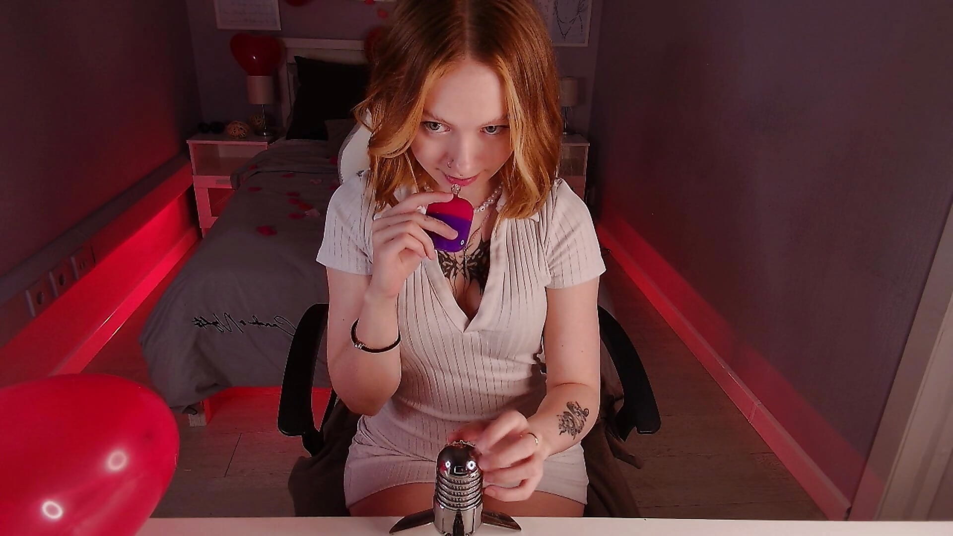 ASMR - video by Veronica_Blush cam model