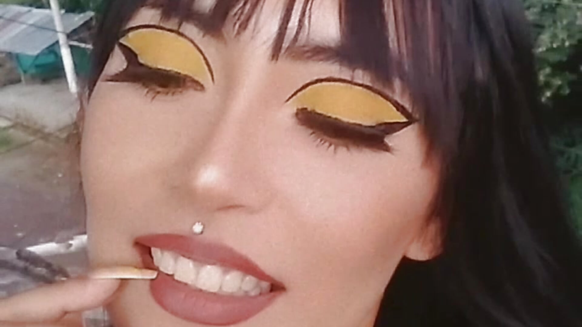 Cute - video by maybelline69 cam model