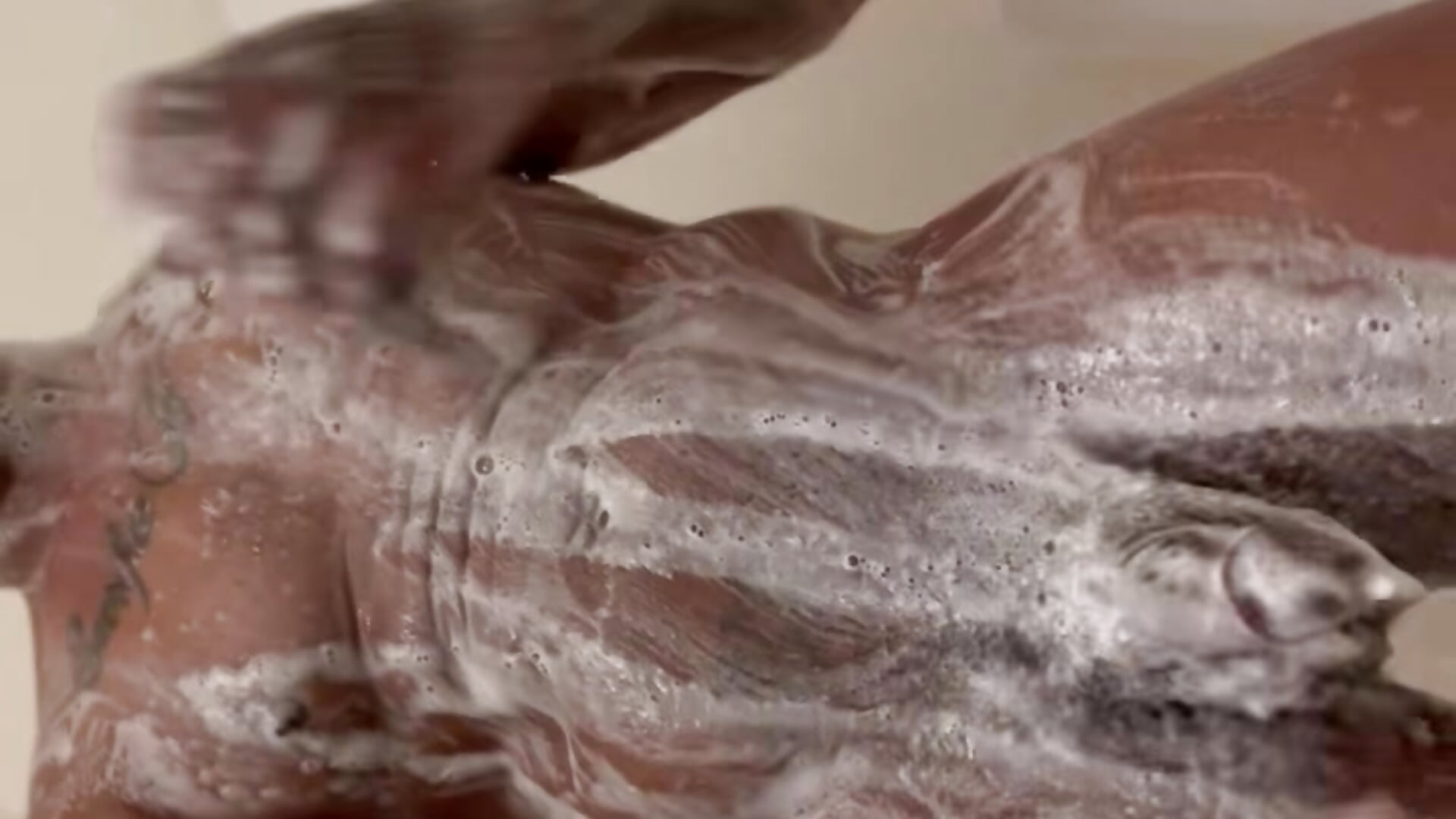 Shower - video by MidnightFlexxx cam model