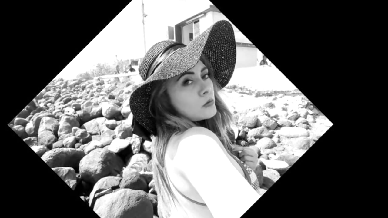 🎶🎶🎶Love🎶🎶🎶 - βίντεο μοντέλου ELEINALONDON