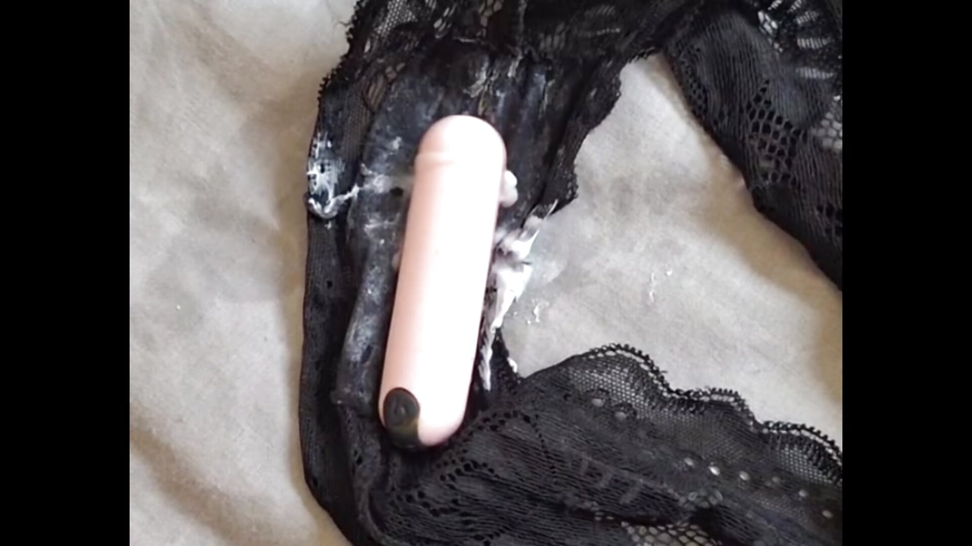 Compra mi calzon usado - video di ELEINALONDON modella di cam