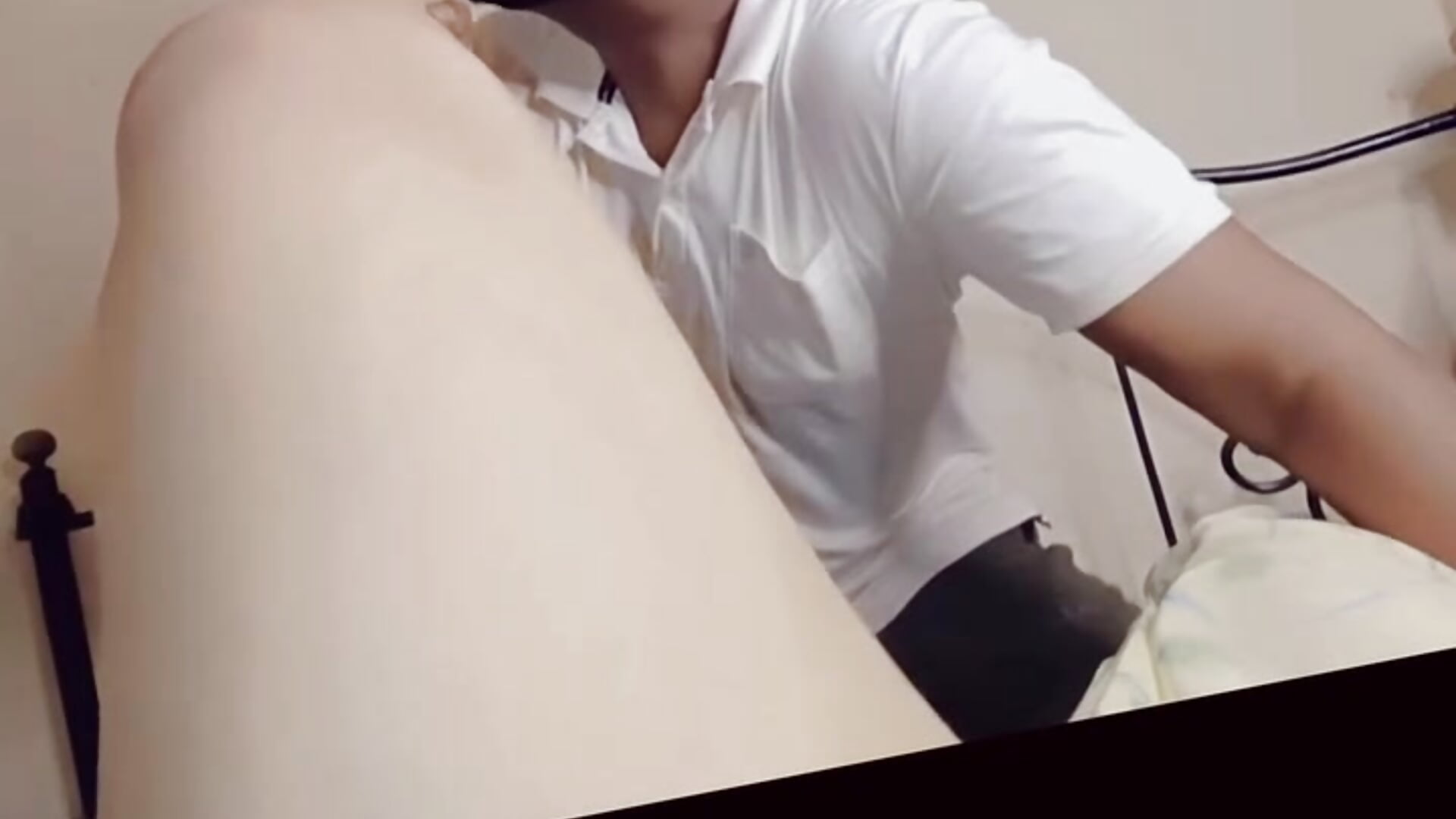 Feet Licking - فيديو من Aafreen_senn موديل الكام