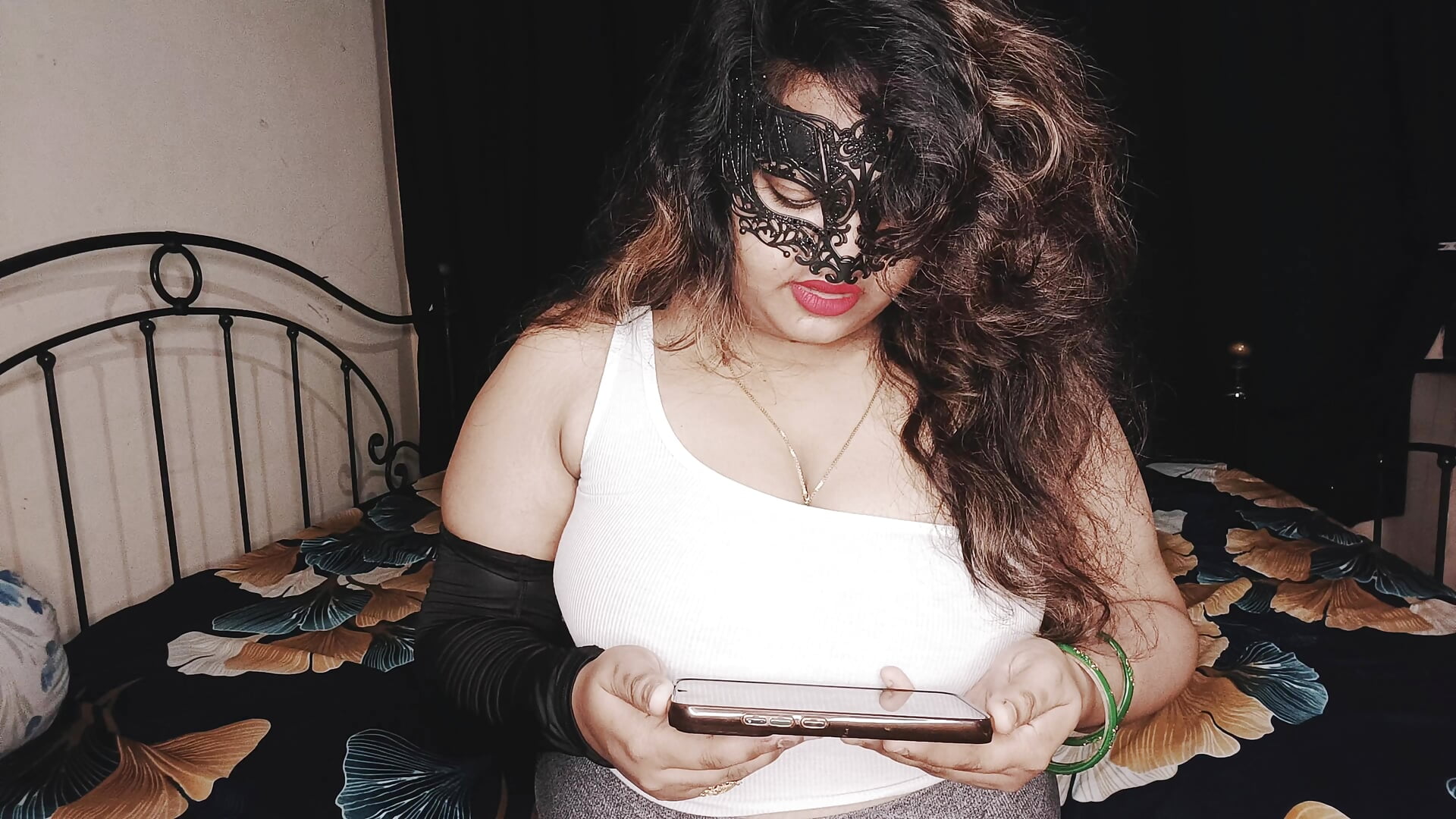 Boyfriend ke cheat karne ke baad Aafreen Arman se puri raat chudi- Get Full Video Join Fanclub - فيديو من Aafreen_senn موديل الكام