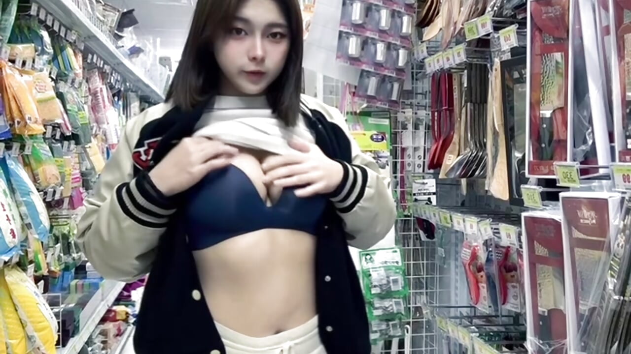 賣場 #露出 — filmik DandanBurgerking, modela(-lki) na kamerkach