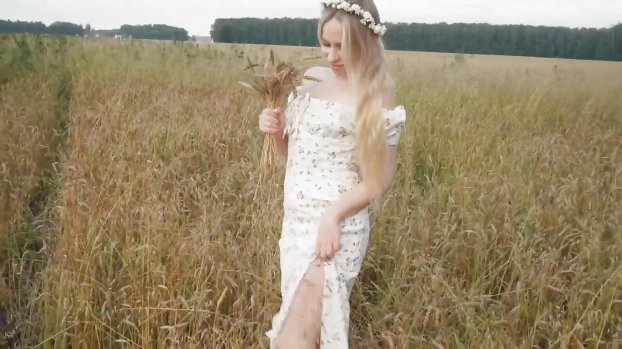A sweet and lonely lady enjoys nature, would you like to join her to create something dirty?)