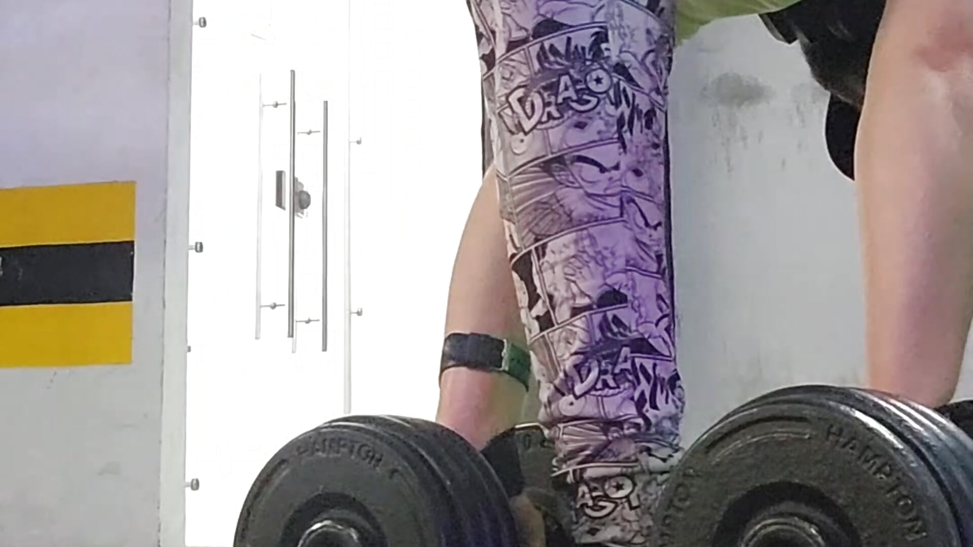 45 kg In each hand ! 🔥🍑 - clip cu Just_Your_Dreamboy model videochat