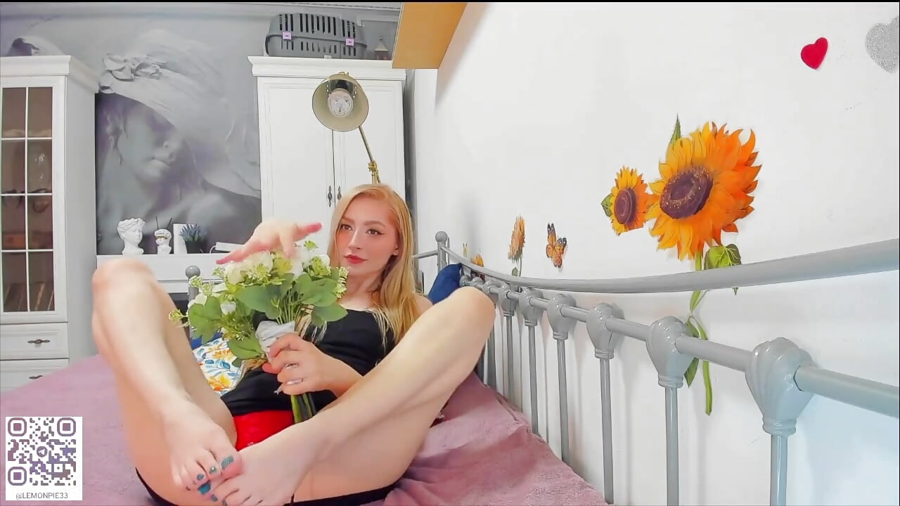 ASMR Rose Petals ExtremelyTingly