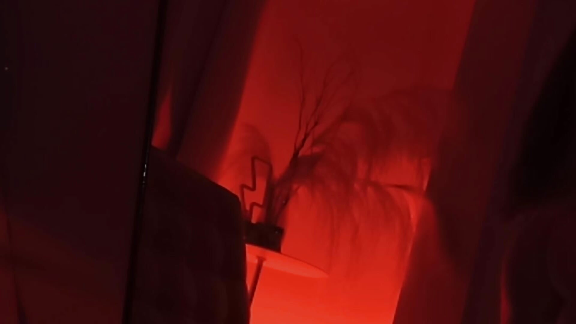 Shadows under the red light 🌶🥵 - video oleh Milan_Rouxx kamera model