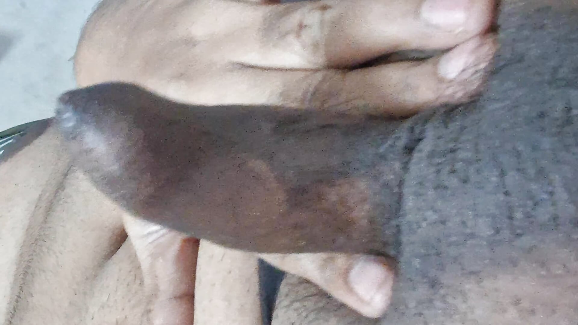 Thick cum on my belly - video by tiny_devil